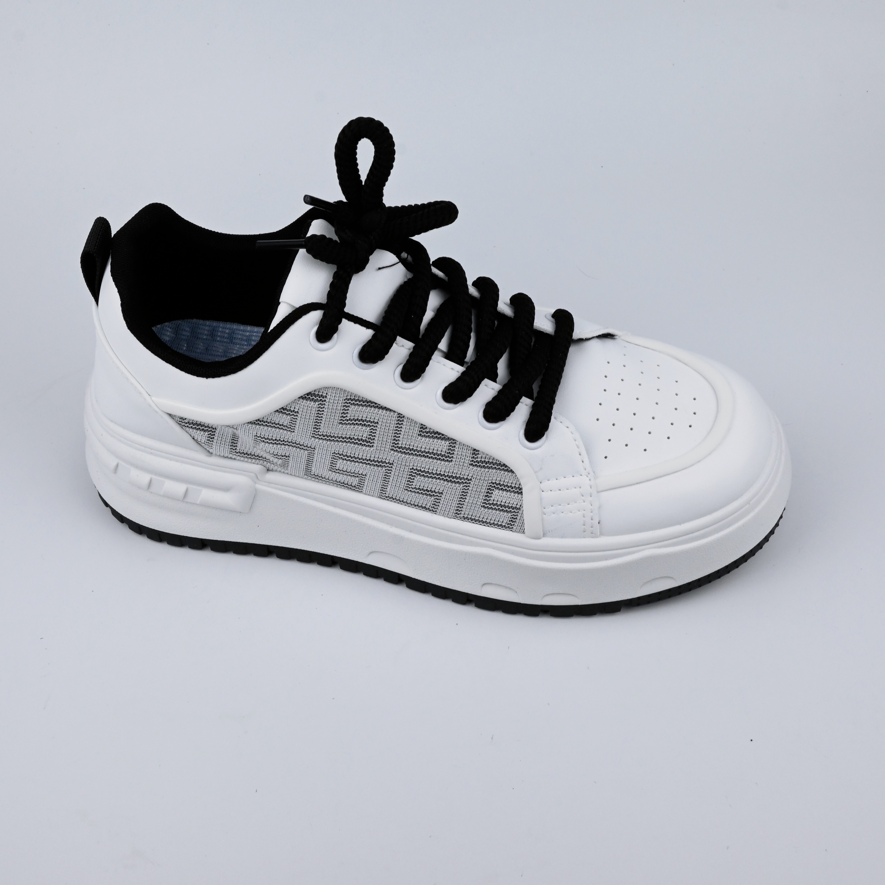 Sports Shoes 75