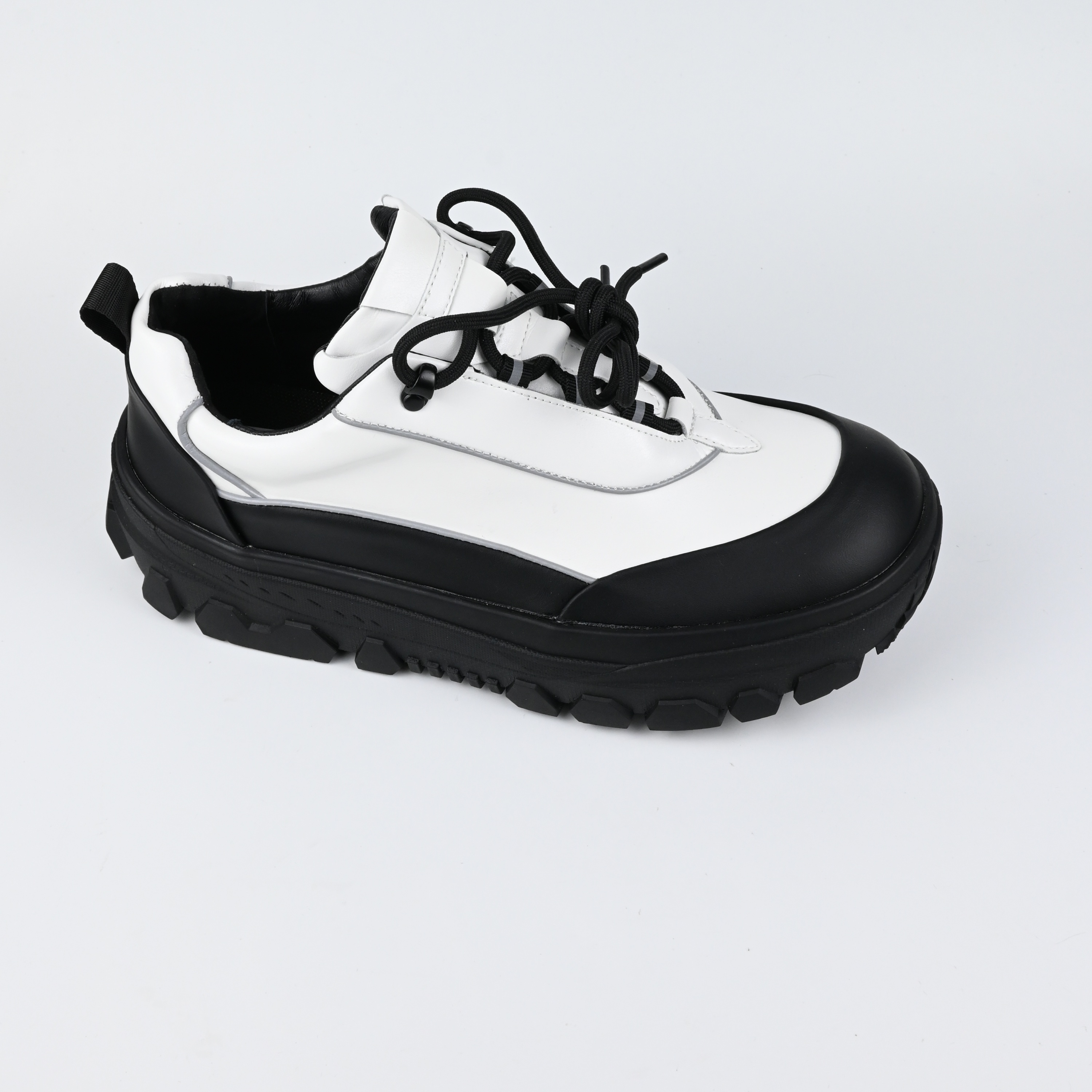 Sports Shoes 84