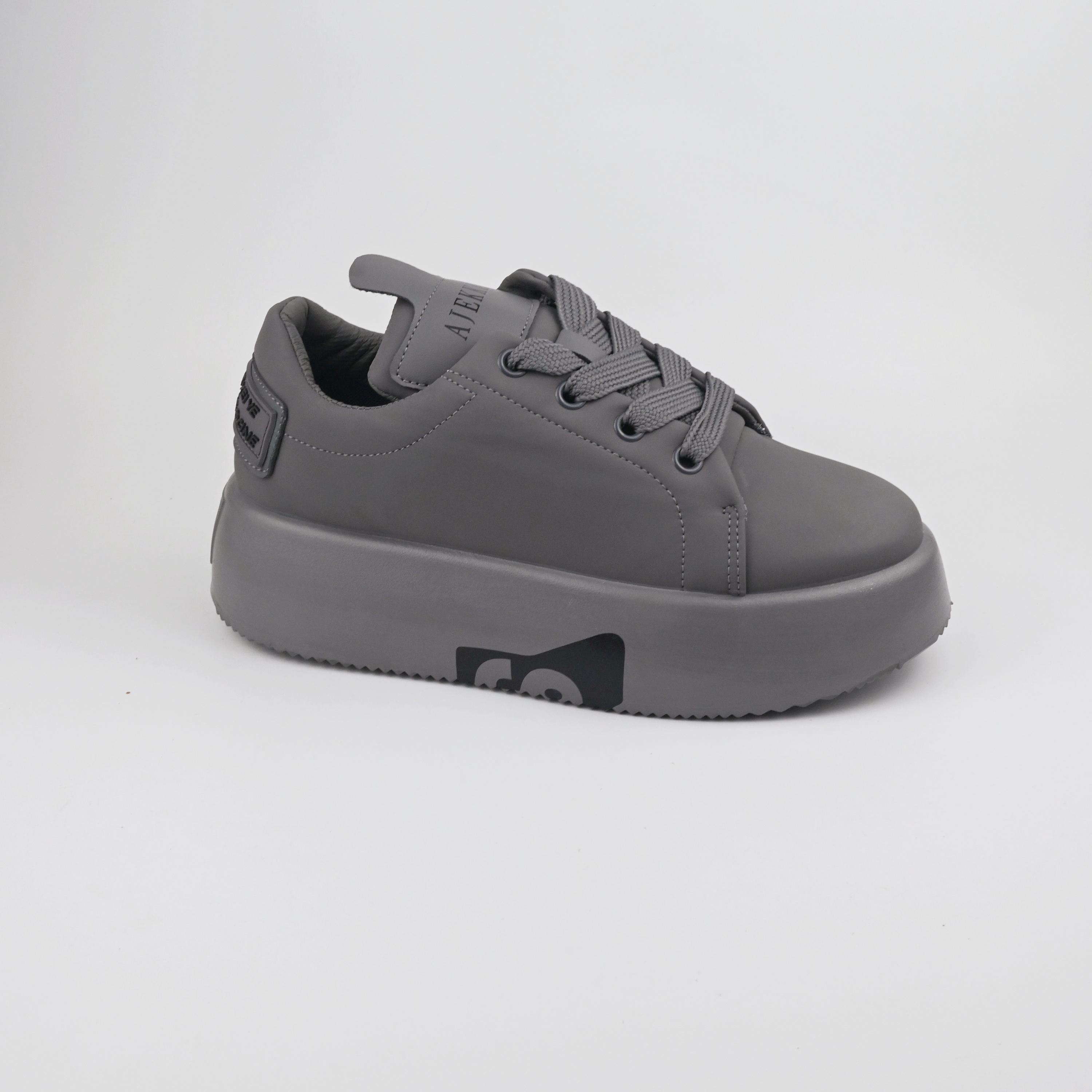 Sports Shoes 109