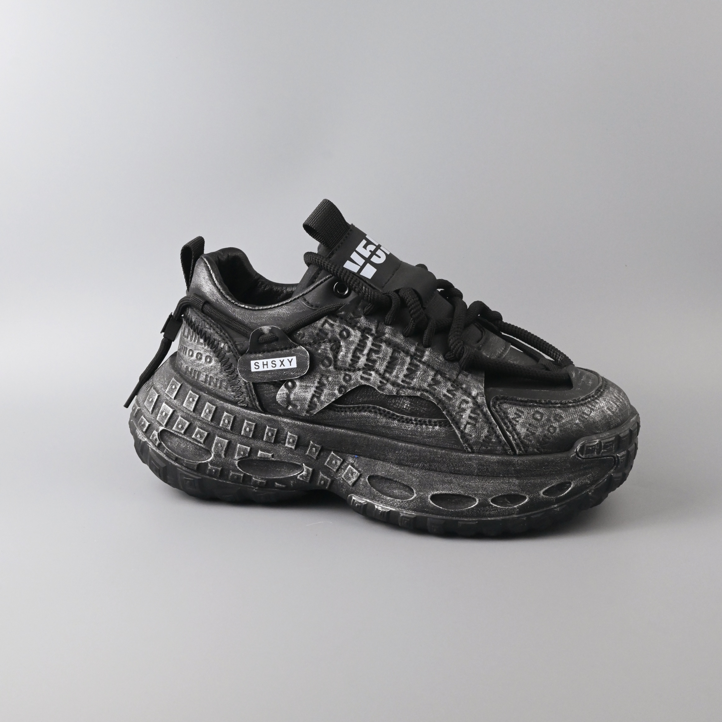 Sports Shoes 123