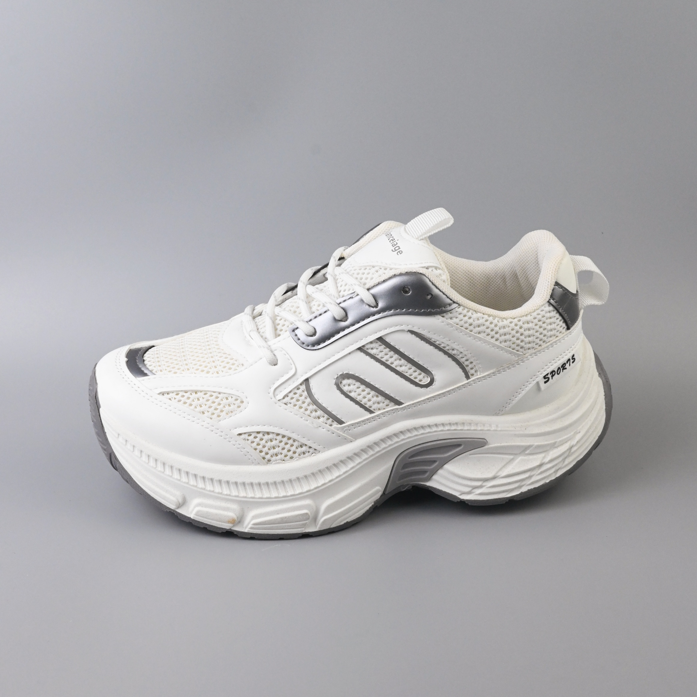 Sports Shoes 140