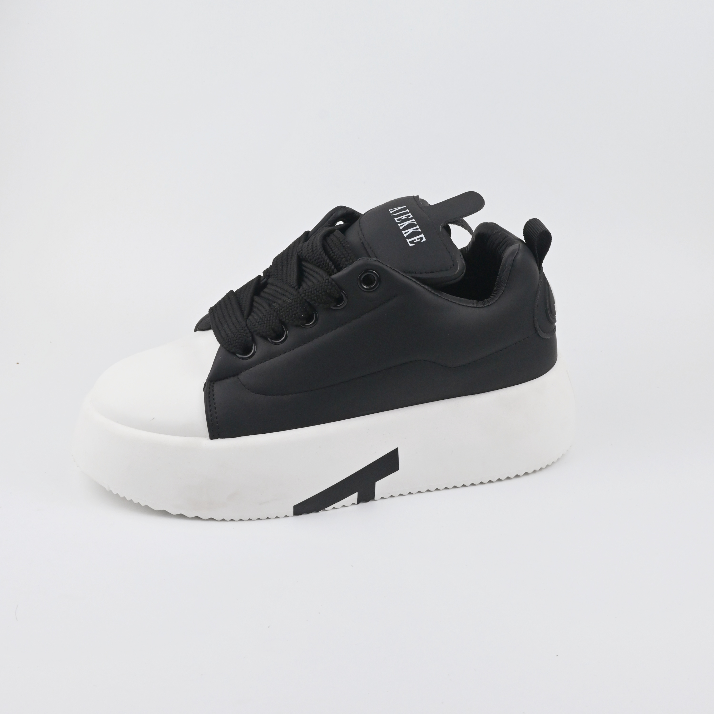 Sports Shoes 115