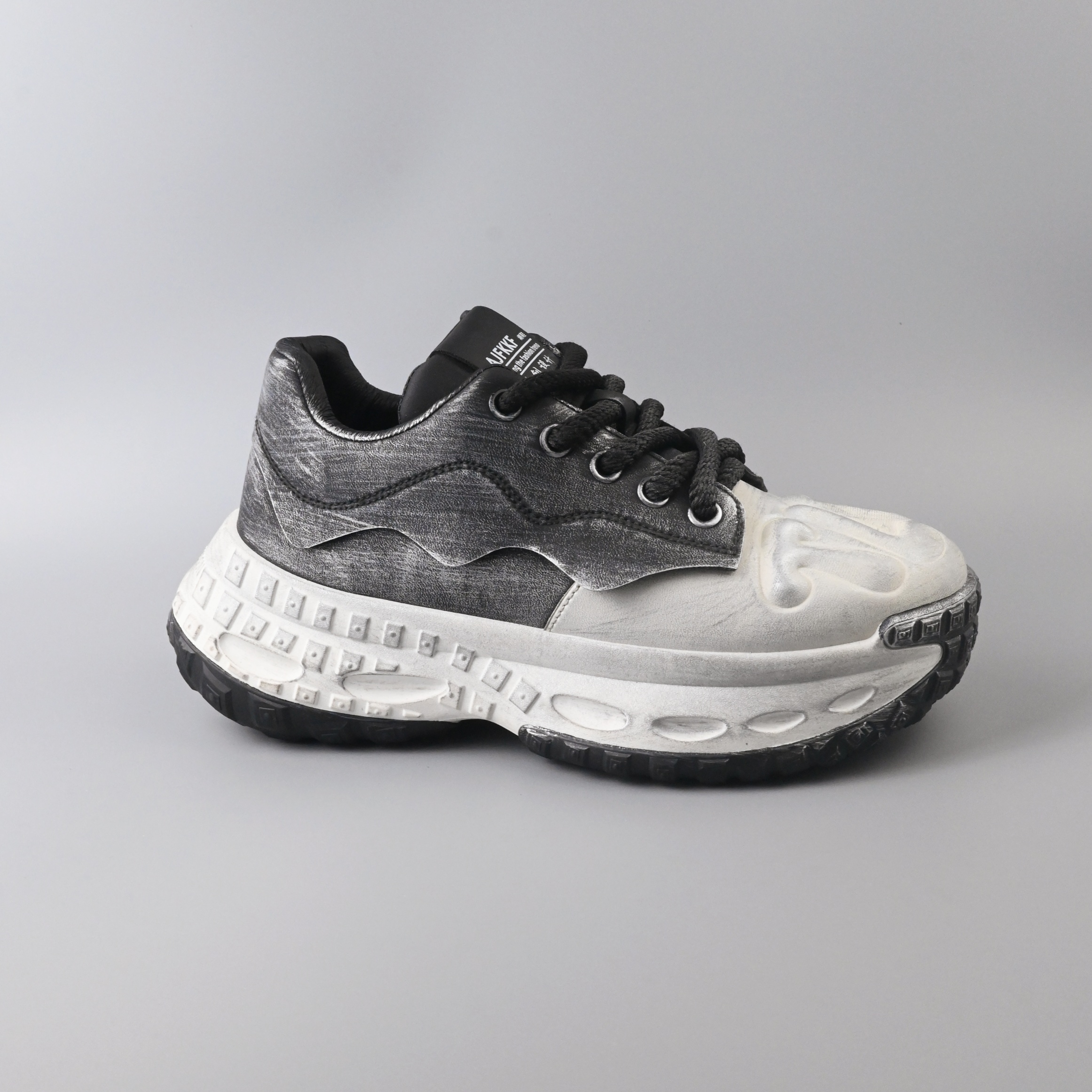 Sports Shoes 126