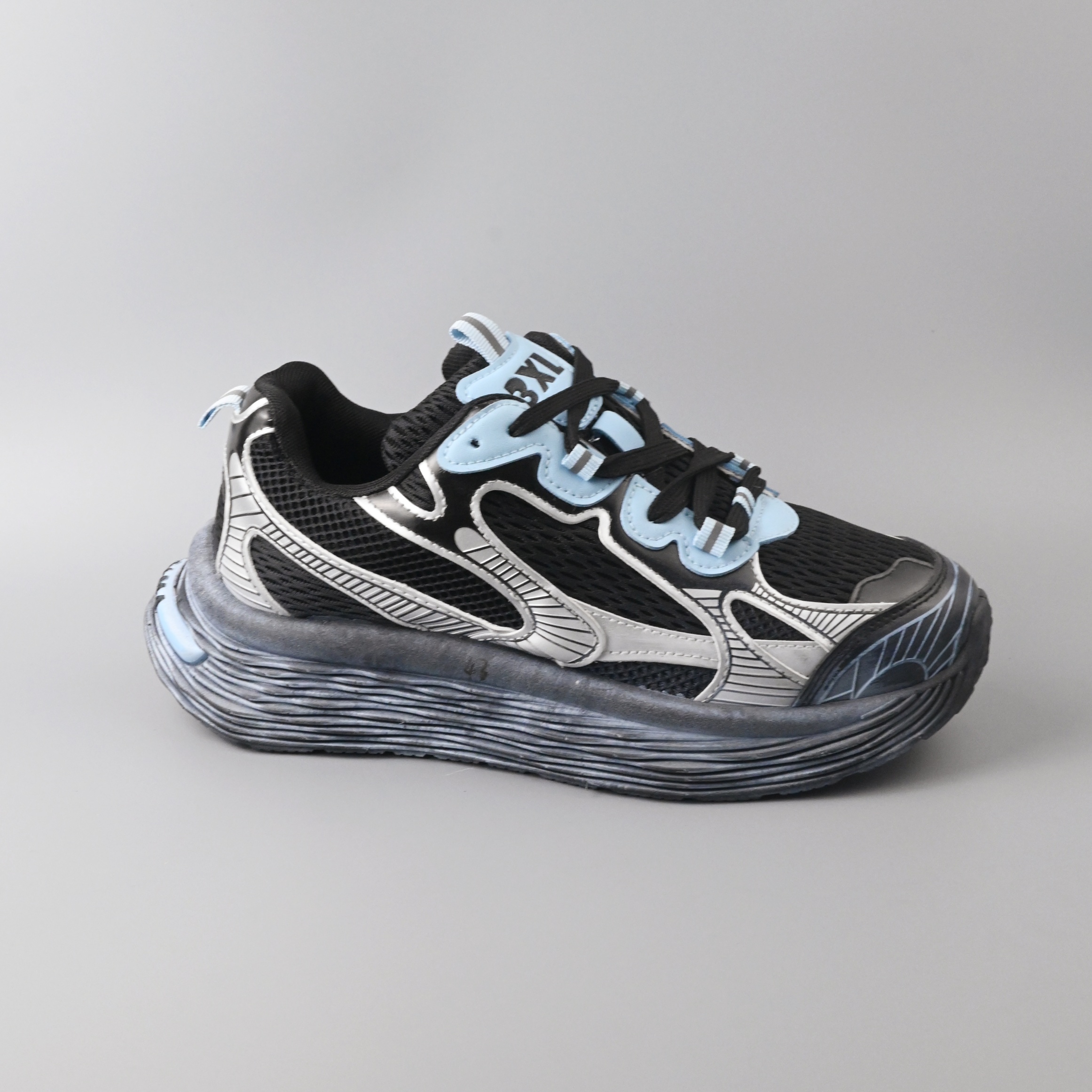 Sports Shoes 122