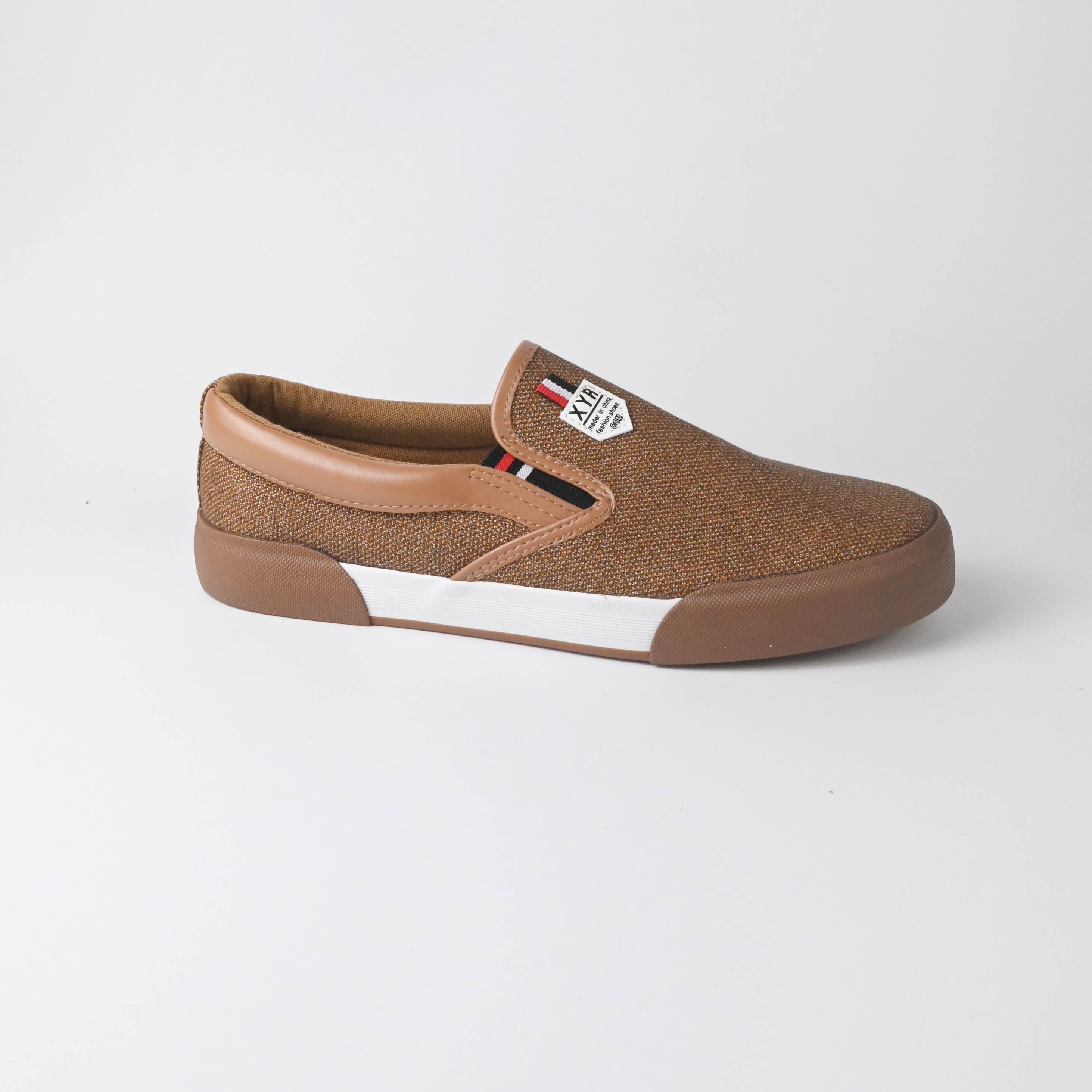 Fly woven shoes 37