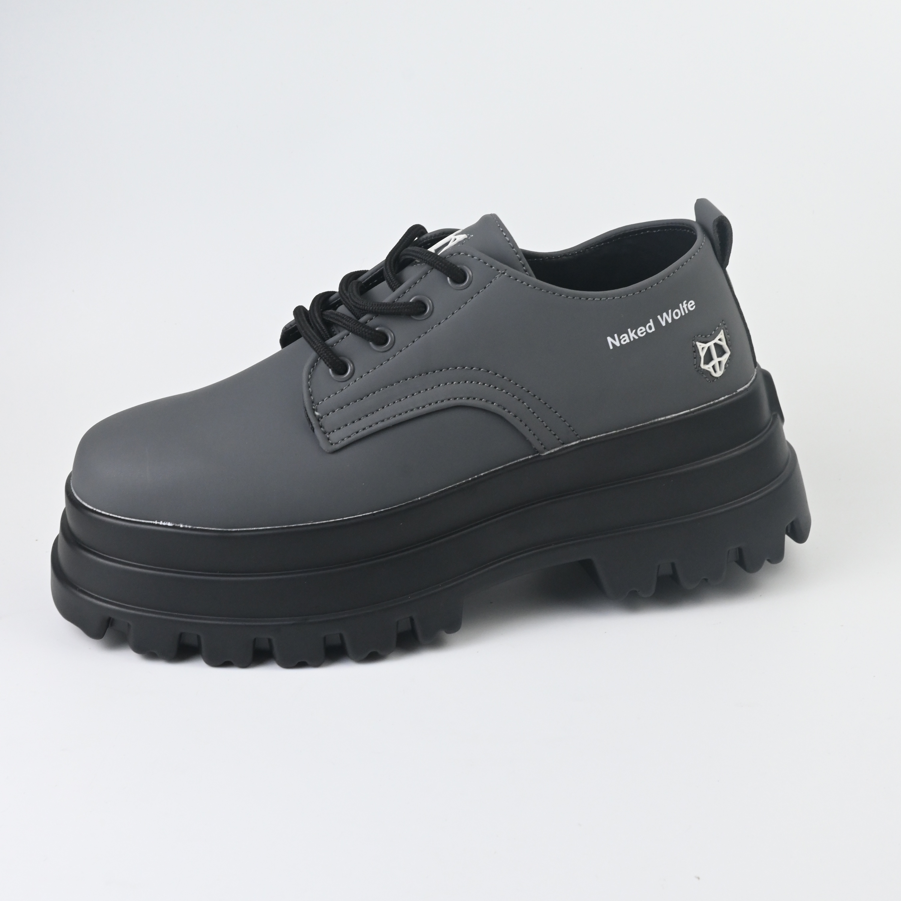 Leather shoes 64