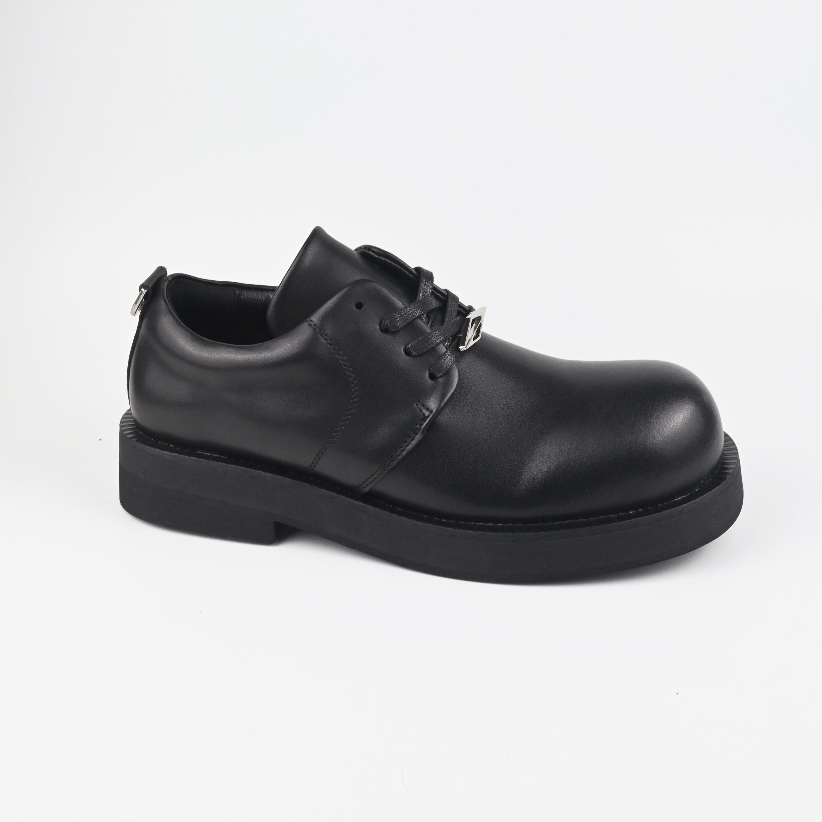 Leather shoes 52